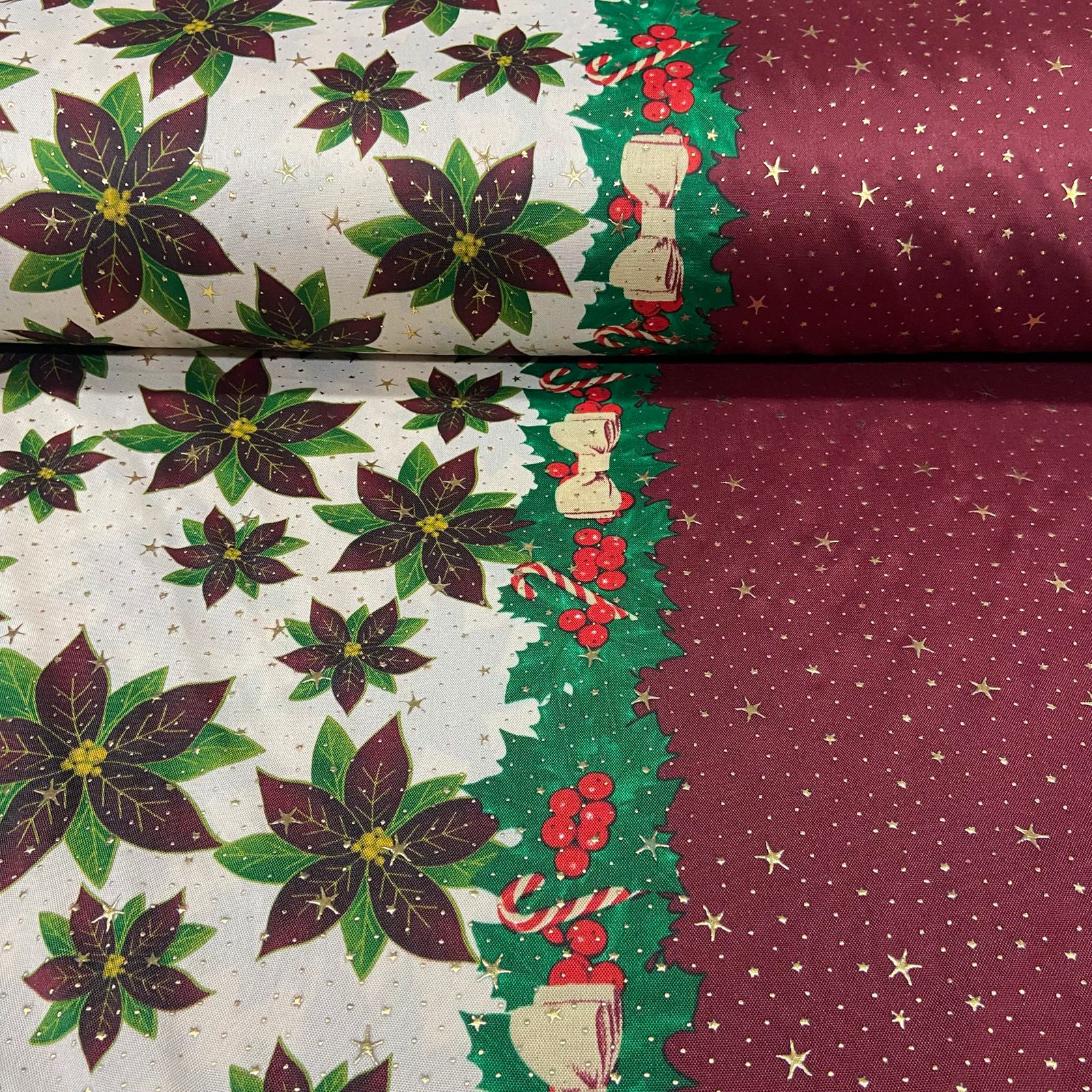 CORTE 0,80x1,50m Toalha Natal Flores da Véspera com Brilho Dourado