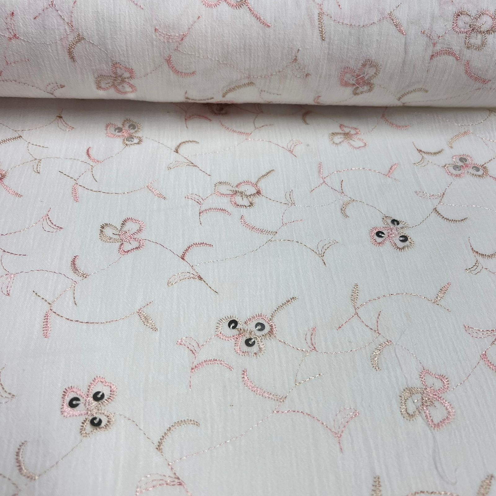 Crepe de Algodão Bordado Lis Rosê Gold MALUCA