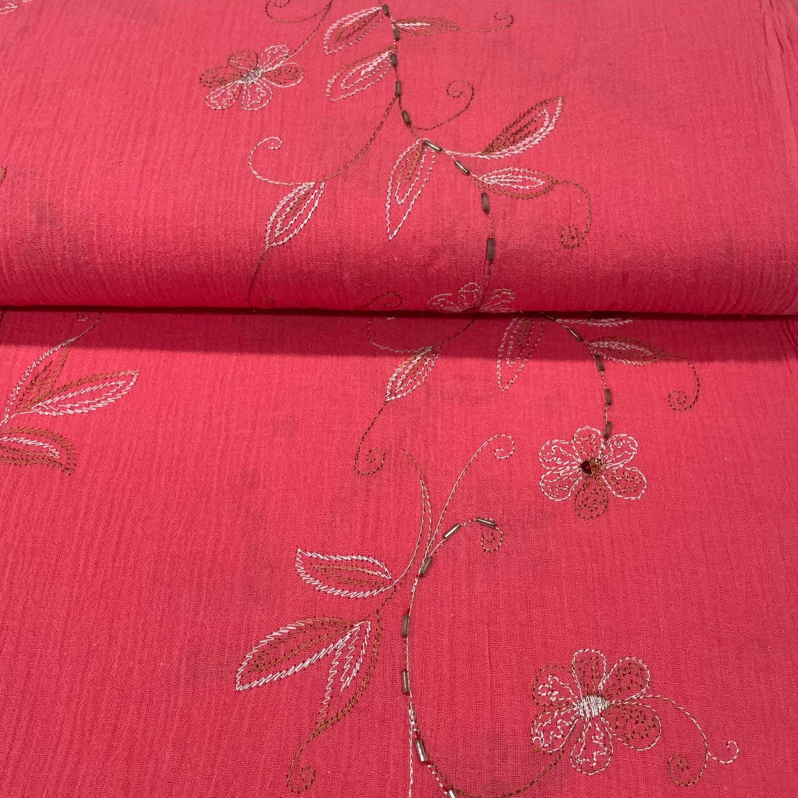 Crepe de Algodão Ramos Coral Jasminee TEMPORAL