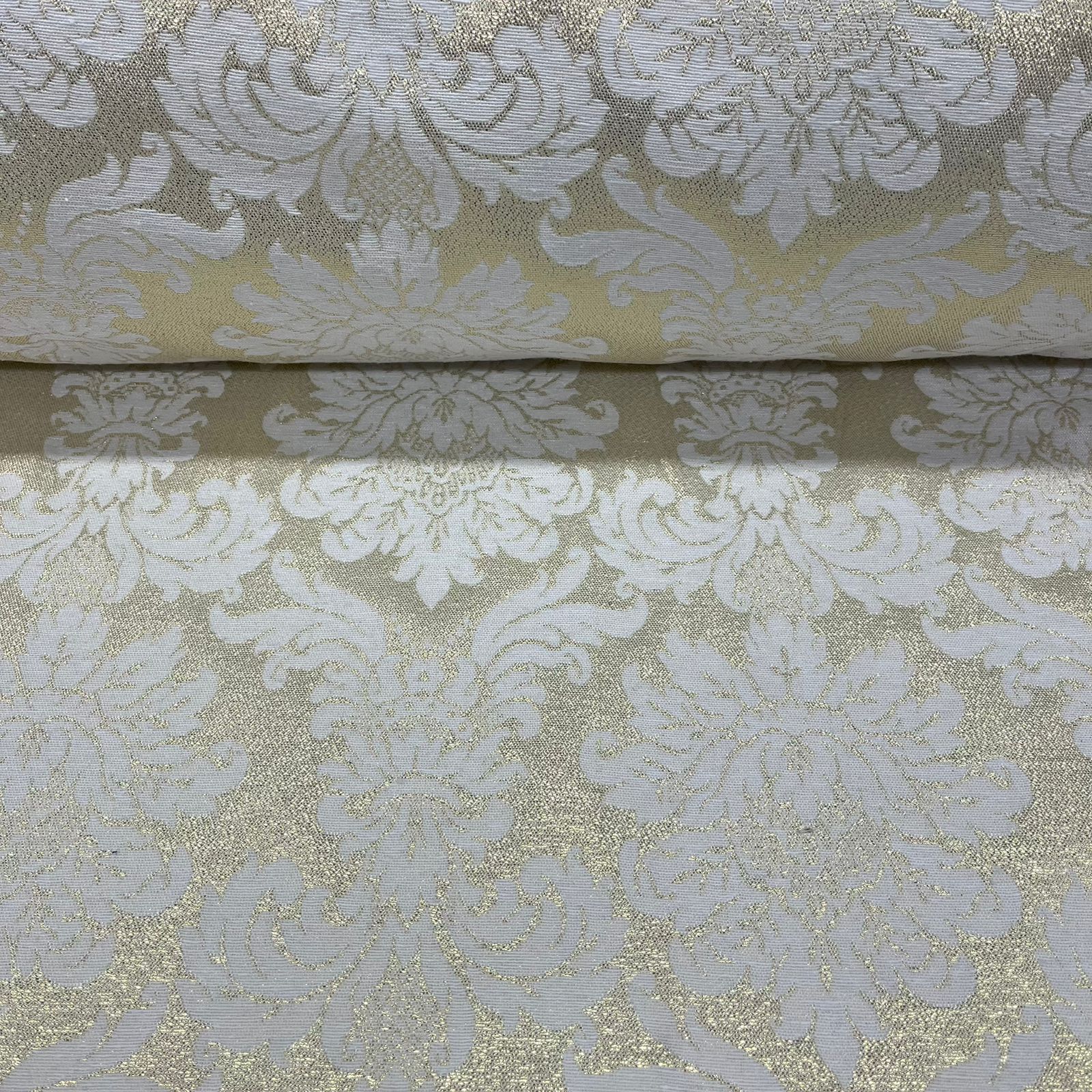 Jacquard Metalizado Branco com Dourado Brasão RRR