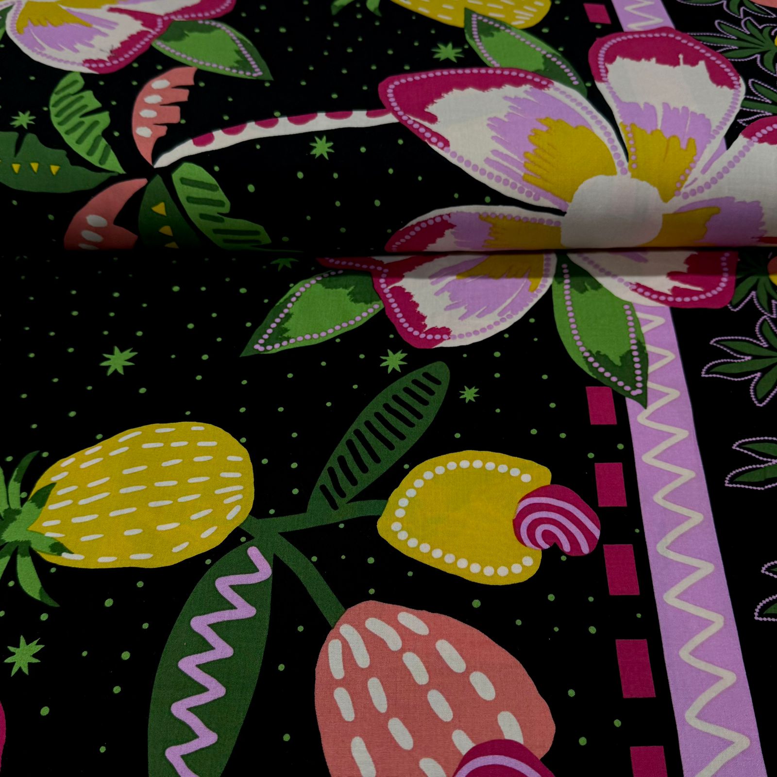 Viscose Floral Noite Tropical LIVE