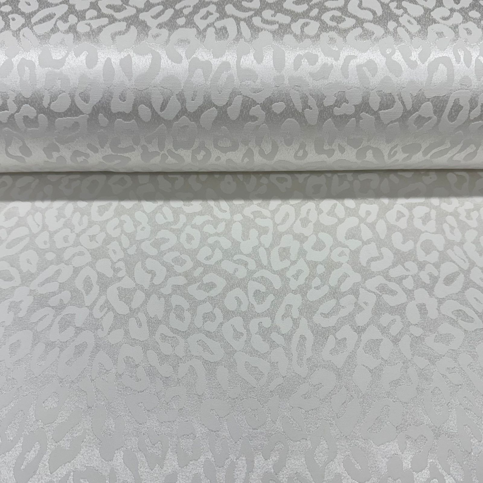 Tecido Algodão Brocado Branco Animal Print RRR