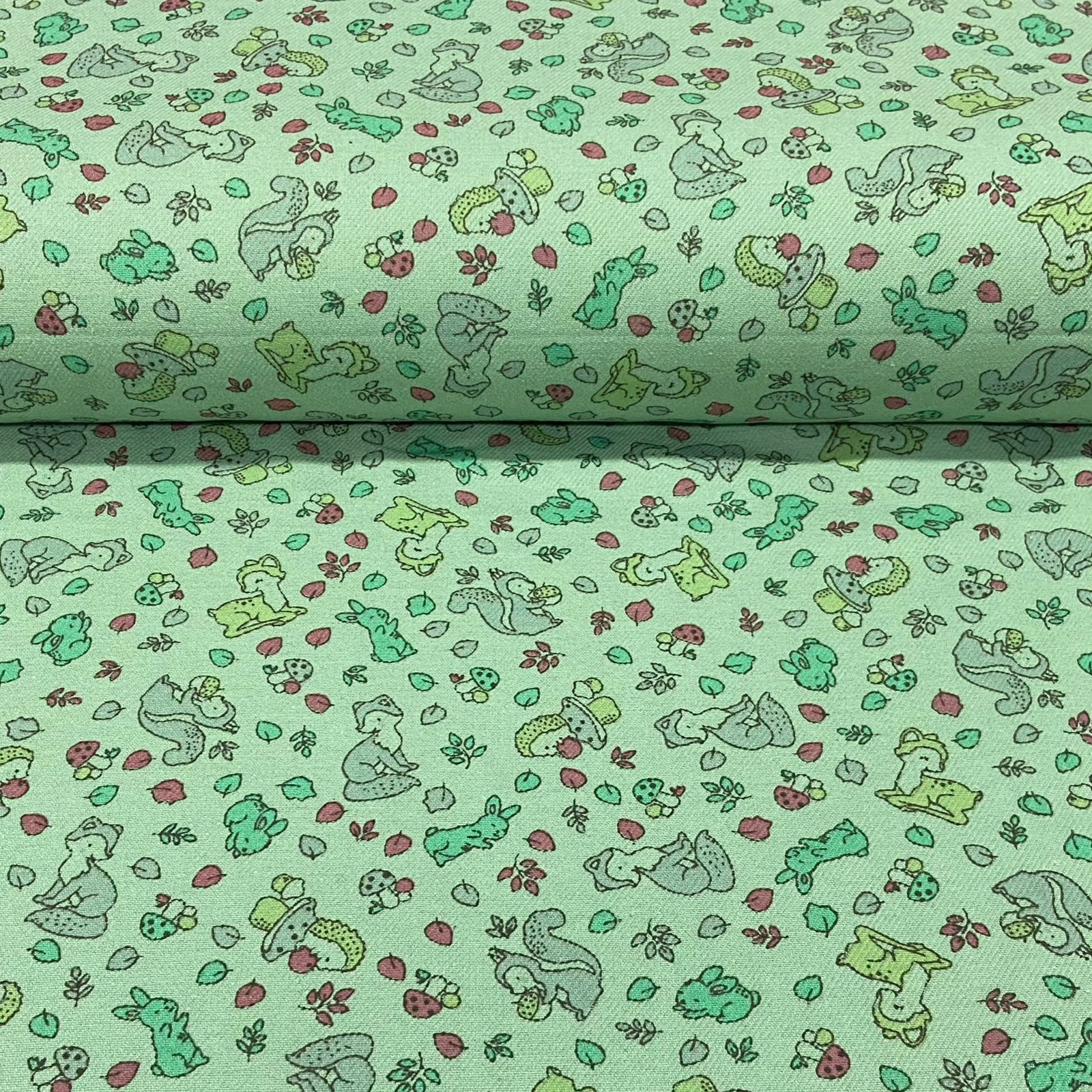 CORTE 1,00x0,70cm Flanela Cueiro Esquilos Felizes