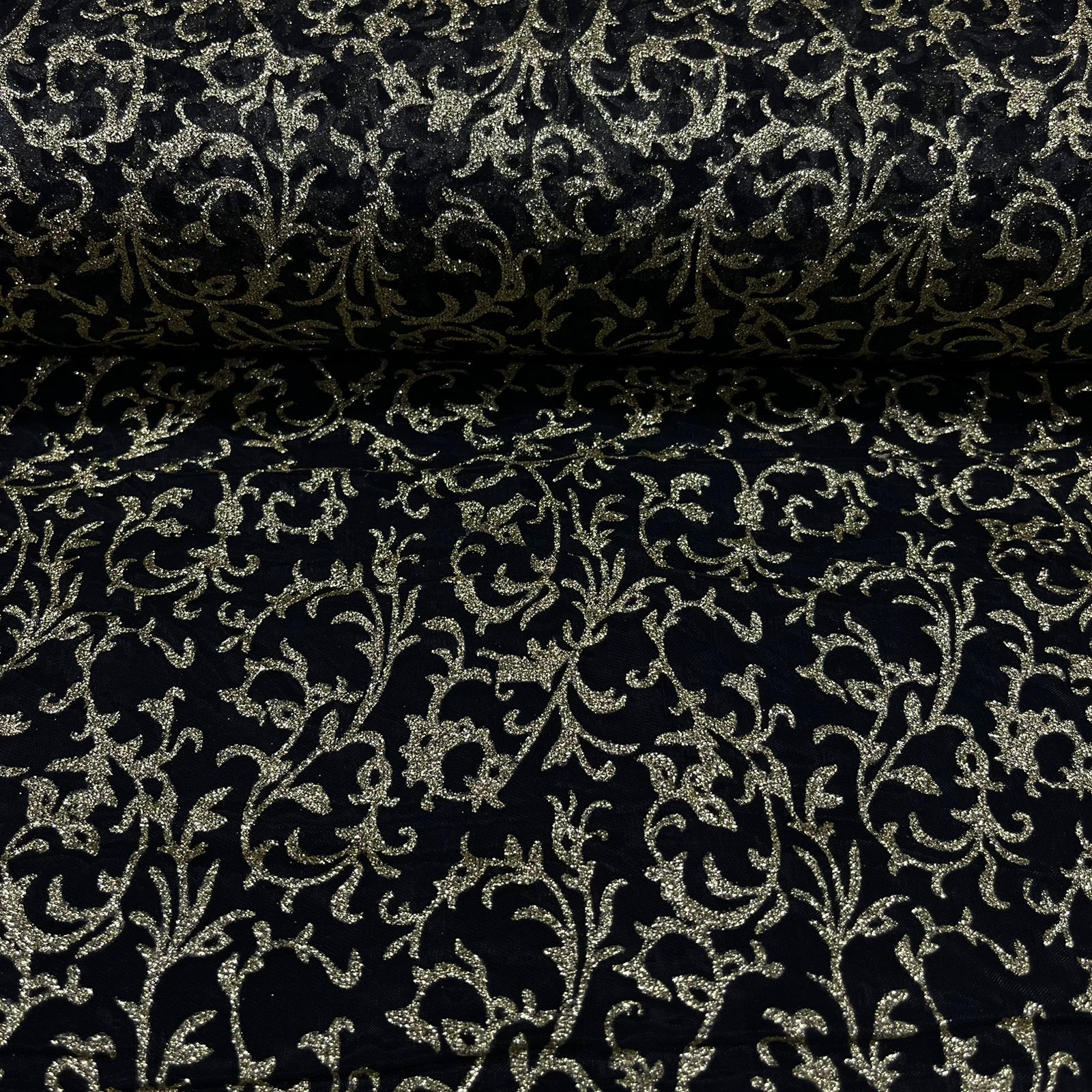 CORTE 0,60x1,40cm Organza Estampada Preto com Dourado