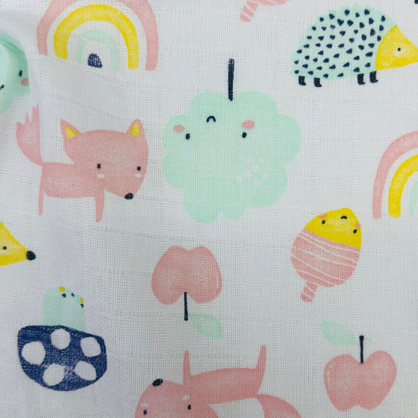 Fralda Quadriculada Estampada Bichinhos Aquarela