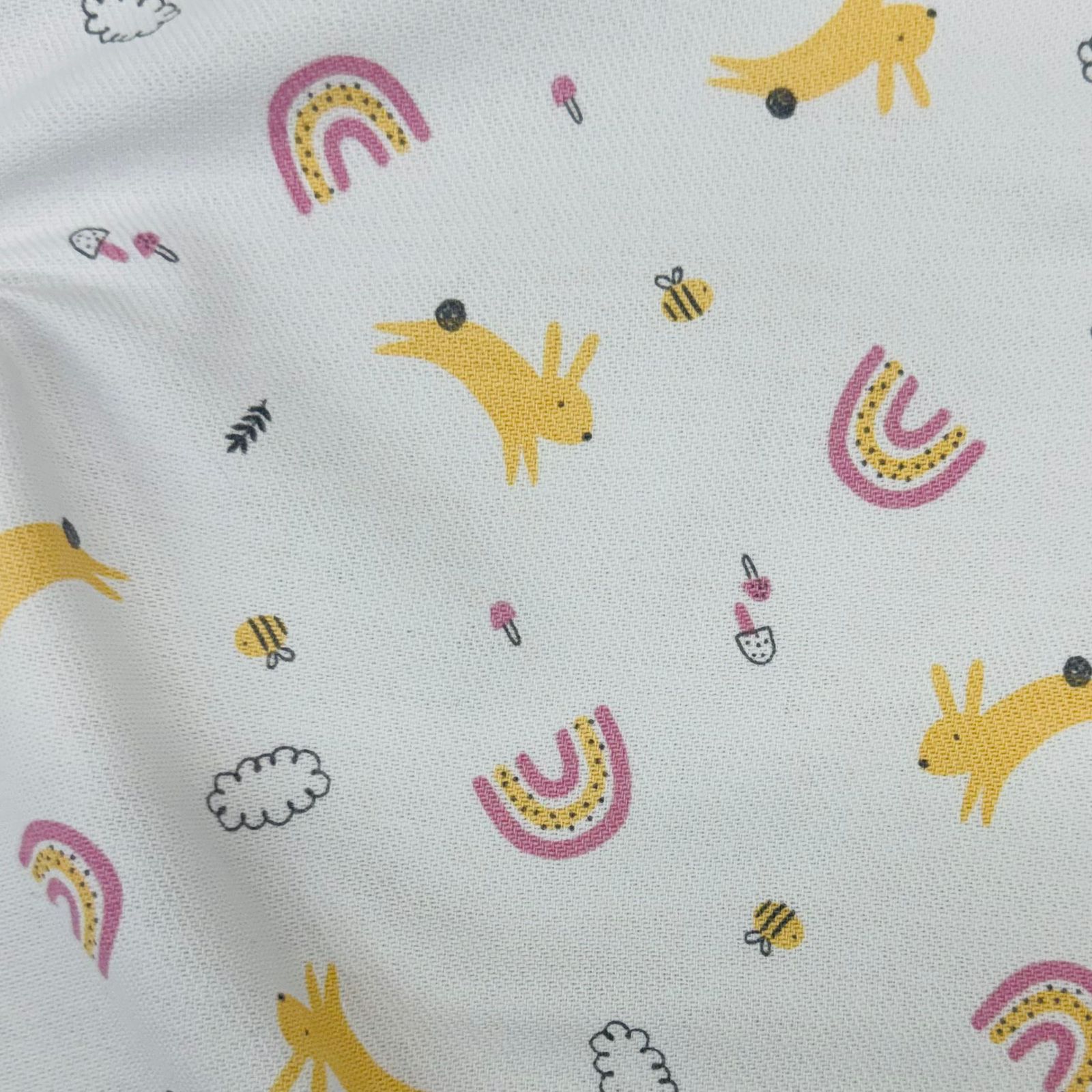 Flanela Cueiro Premium Coelinhos e Arco-Íris 