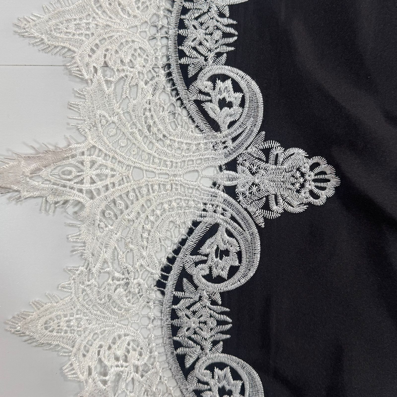 Cetim Bucol Preto com Guipure RRR