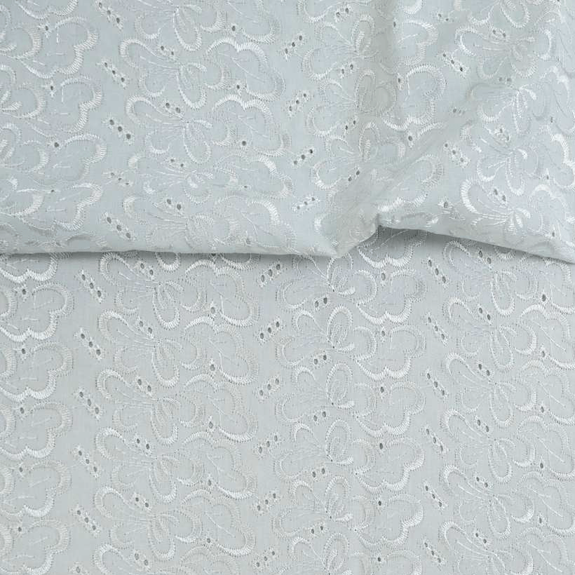 Laise Broderi Branco no Branco