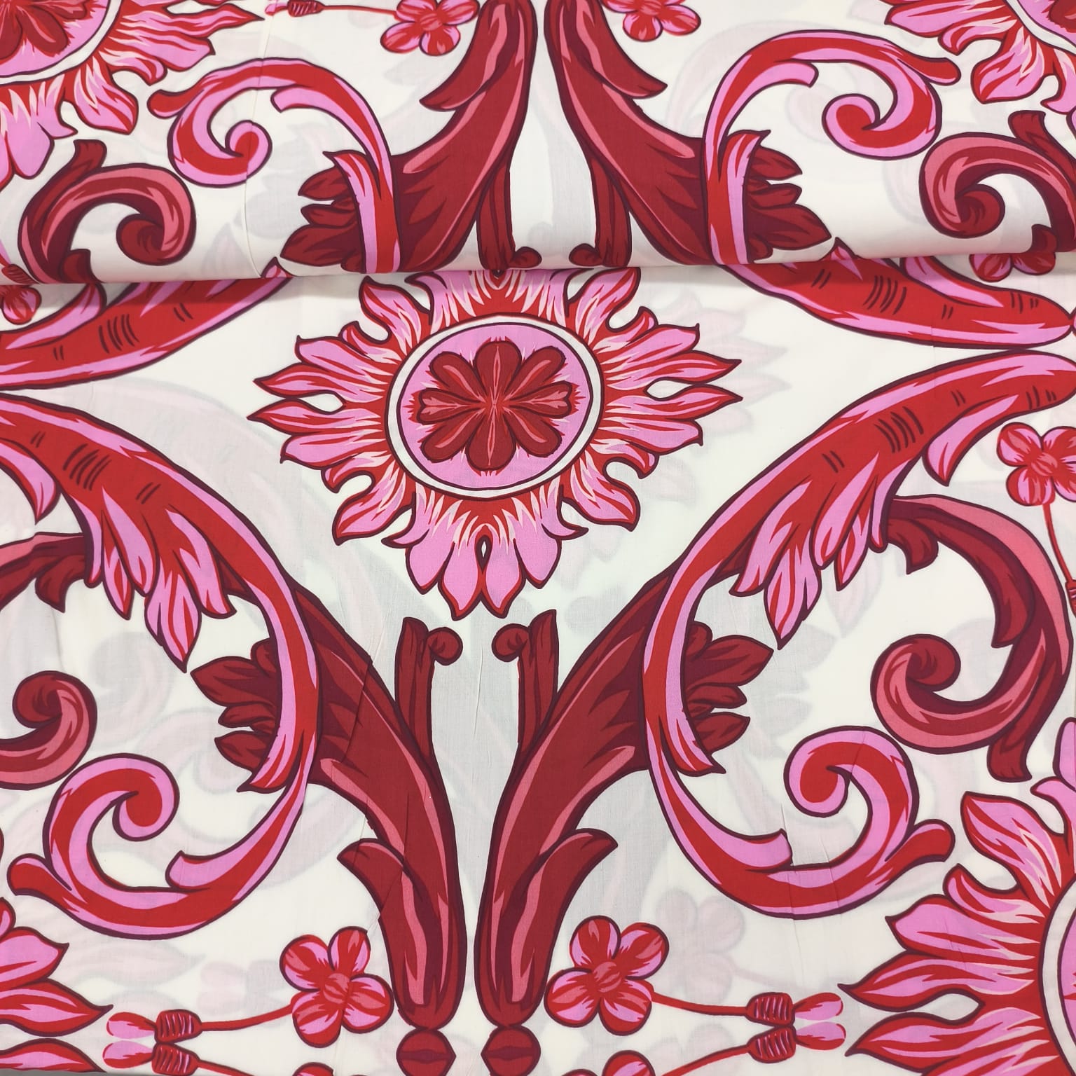 Viscose Flor de Azulejo Vermelha