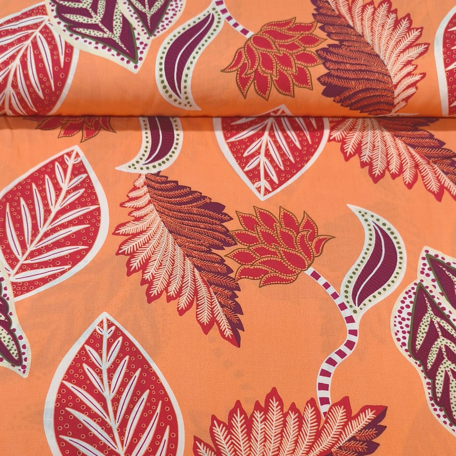 Viscose Flores e Folhas Quentes