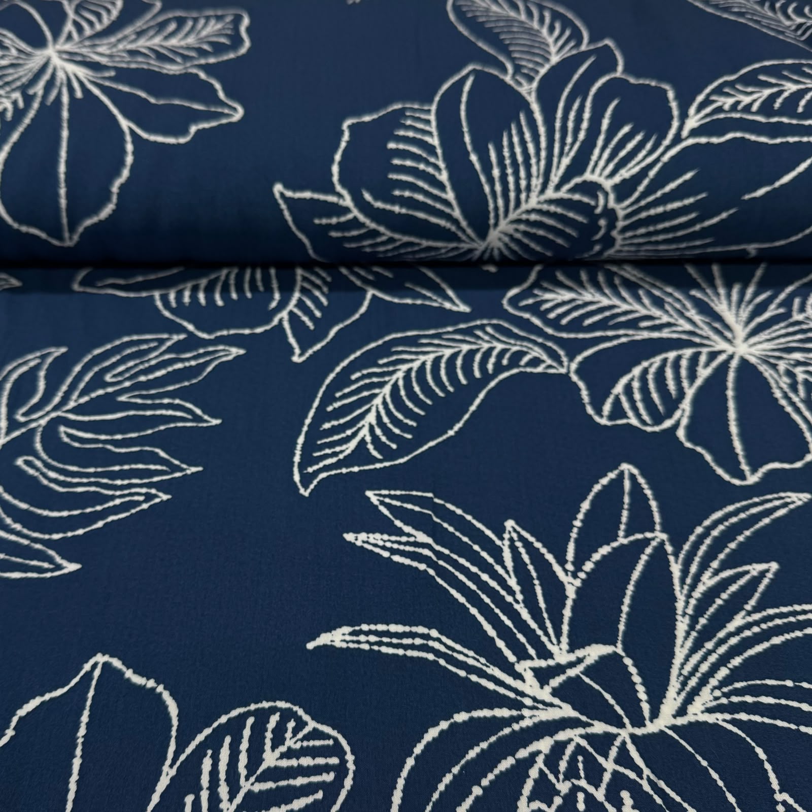 Viscose Folhas e Abacaxi Azul