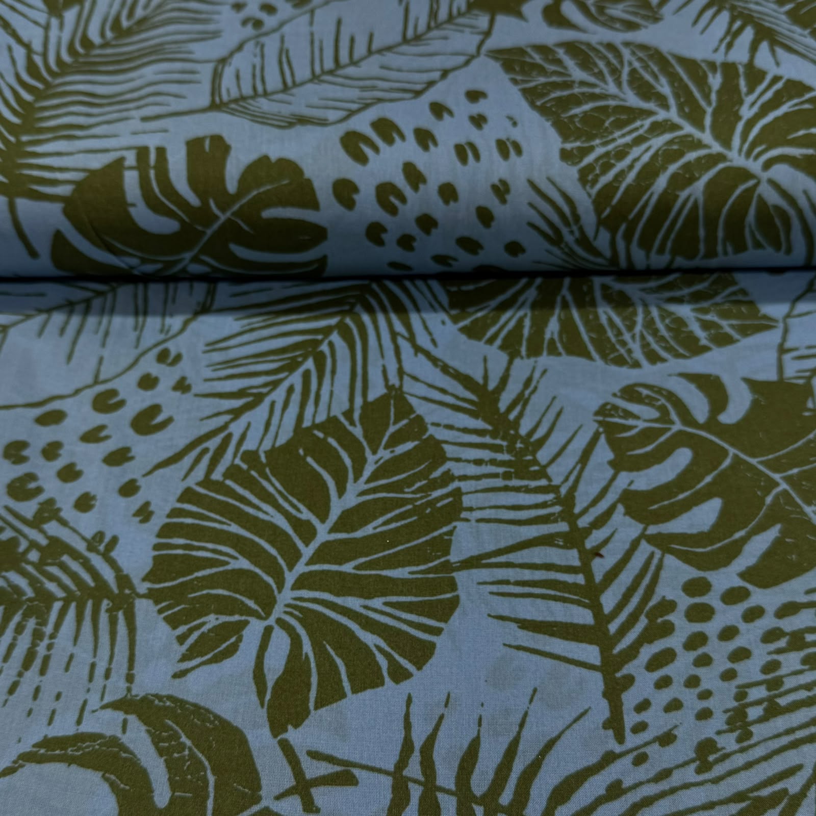 Viscose Folhas na Agua