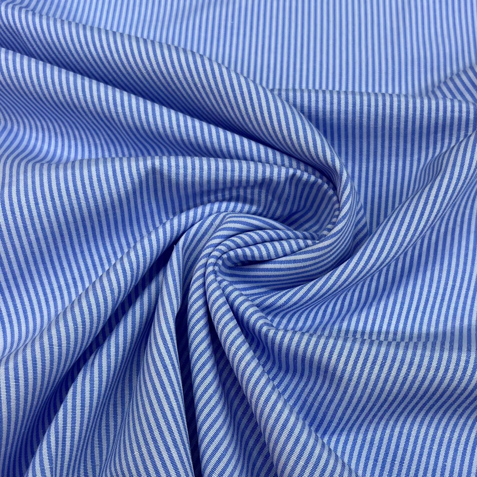 Tecido de Camisa Listrado Fino Azul Claro
