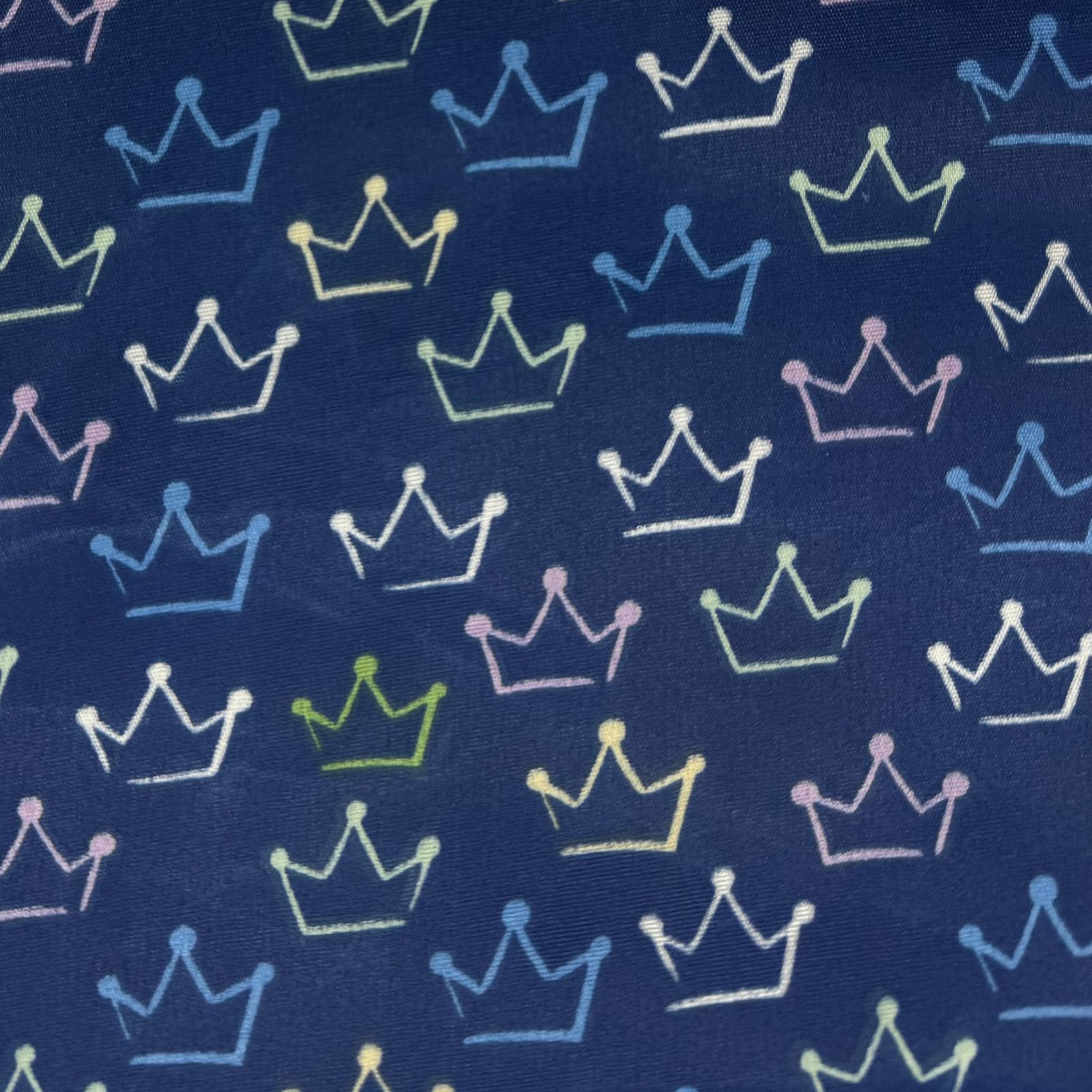 Chita Fake Coroas Fundo Azul