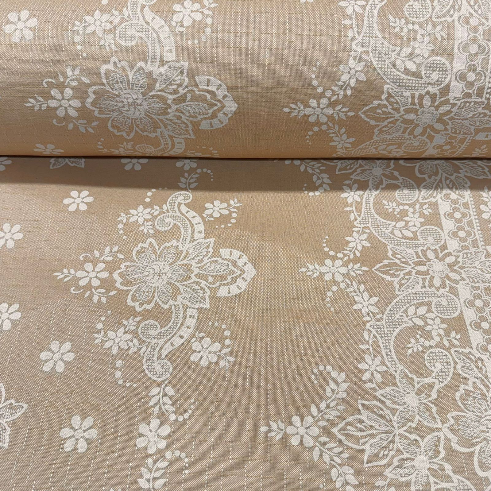Linhão de Toalha Floral Beleza Sutil