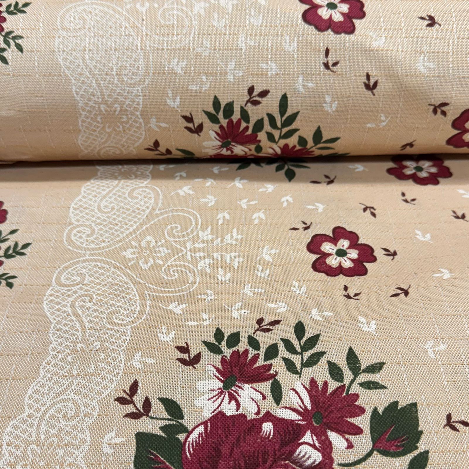 Toalha de Mesa Linhão Flores Carmesin