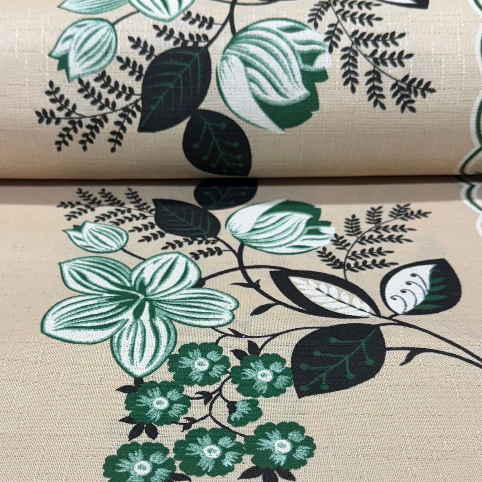Toalha de Mesa Linhão Flores Verdes