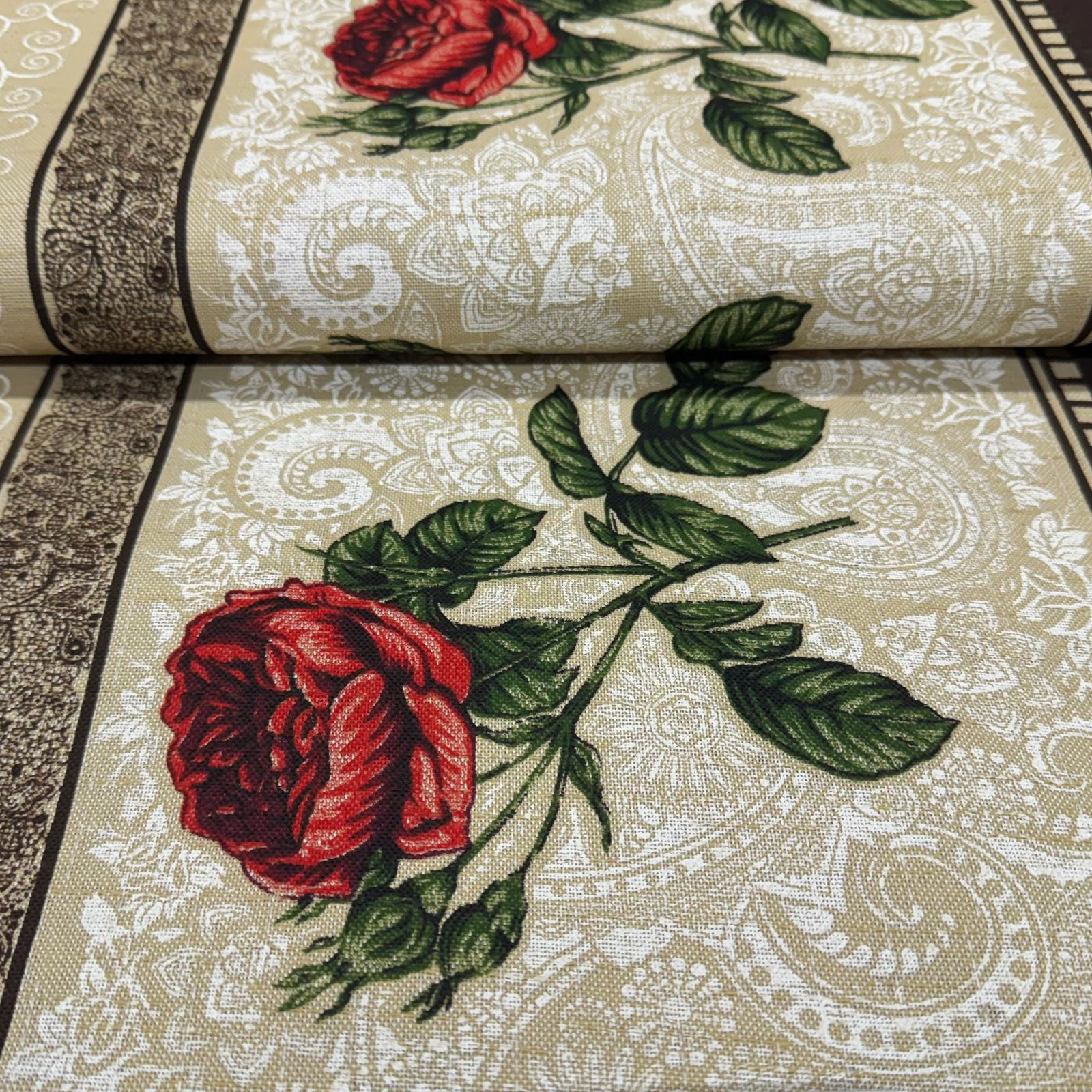 Toalha de Mesa Linhão Rosas