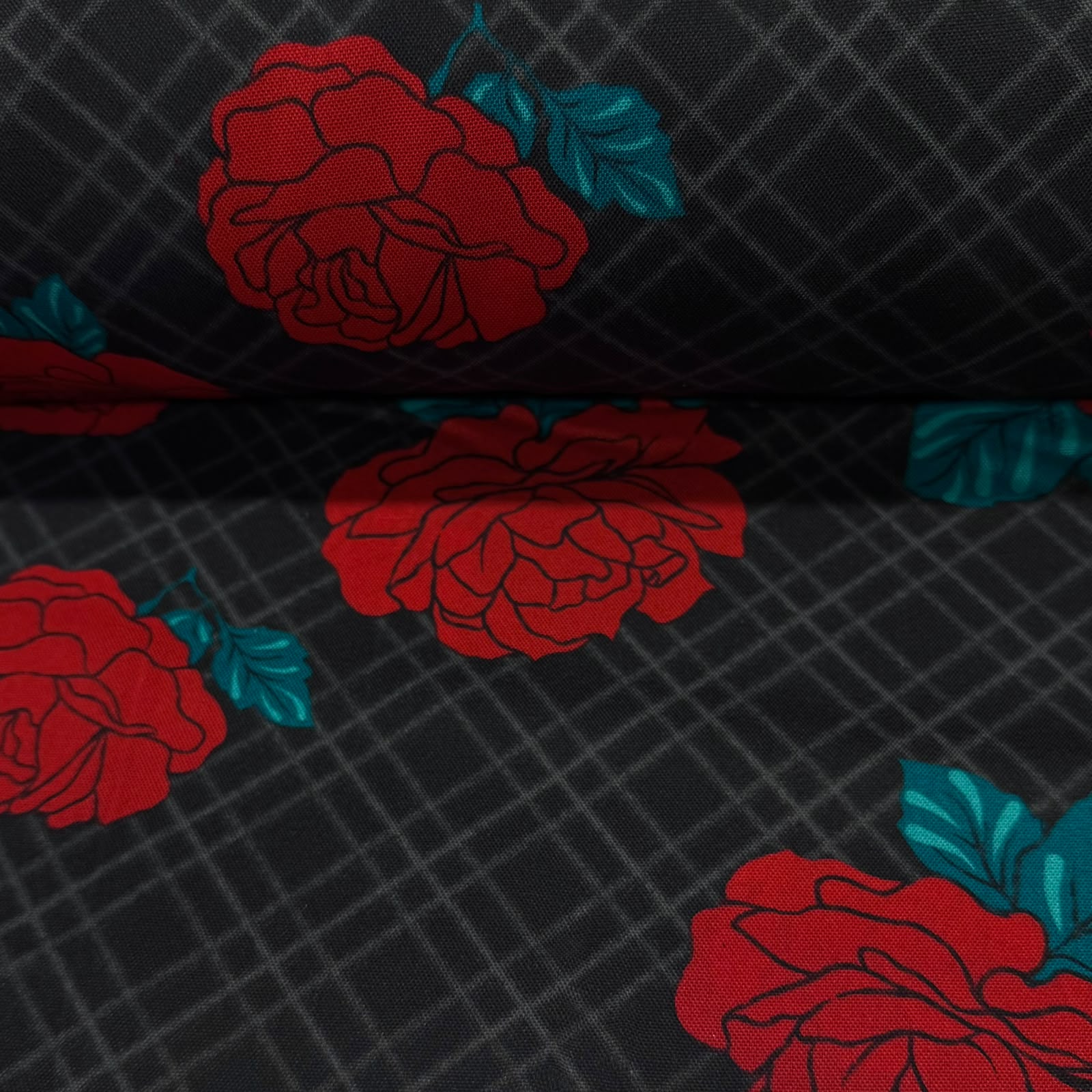 Oxford Estampado Rosas no Preto
