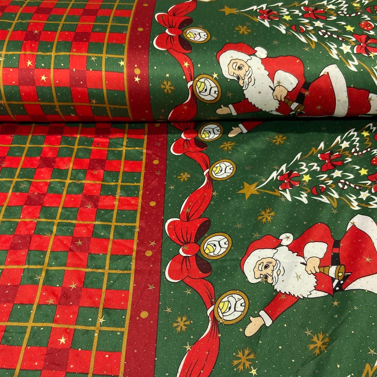 Toalha Natal Encantos do Noel com Brilho Dourado 