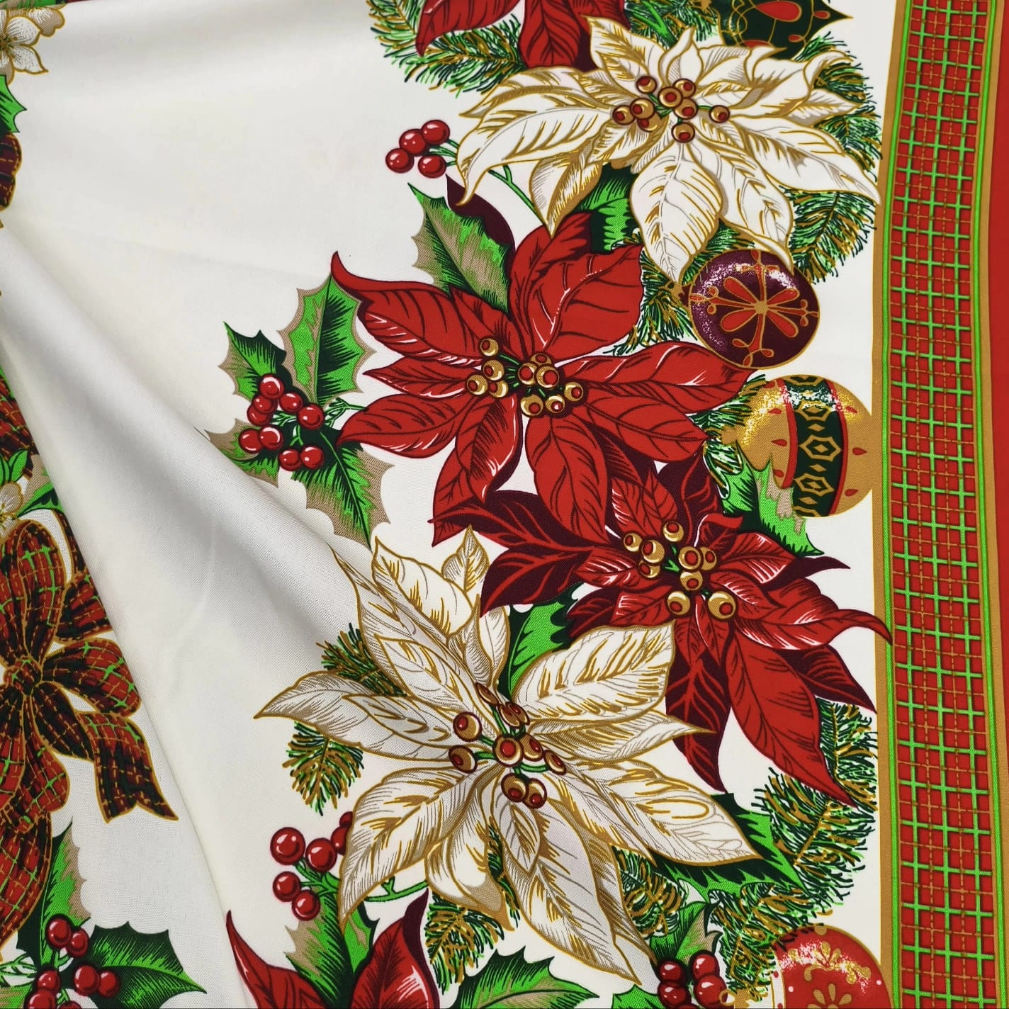 Toalha Natal Flores e Bolinhas