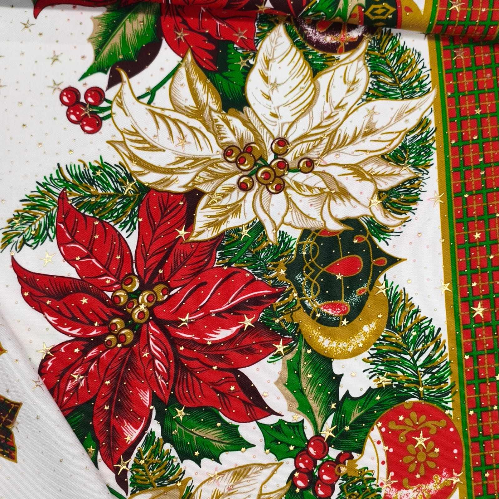 Toalha Natal Flores e Bolinhas com Brilho Dourado