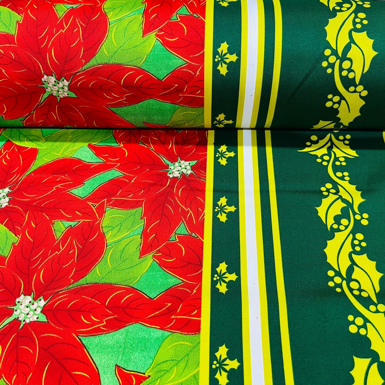 Toalha Natal Oxford Flores Fundo Verde