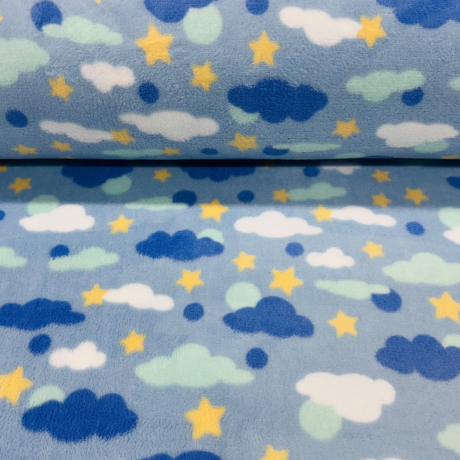 Fleece Nuvens Fundo Azul