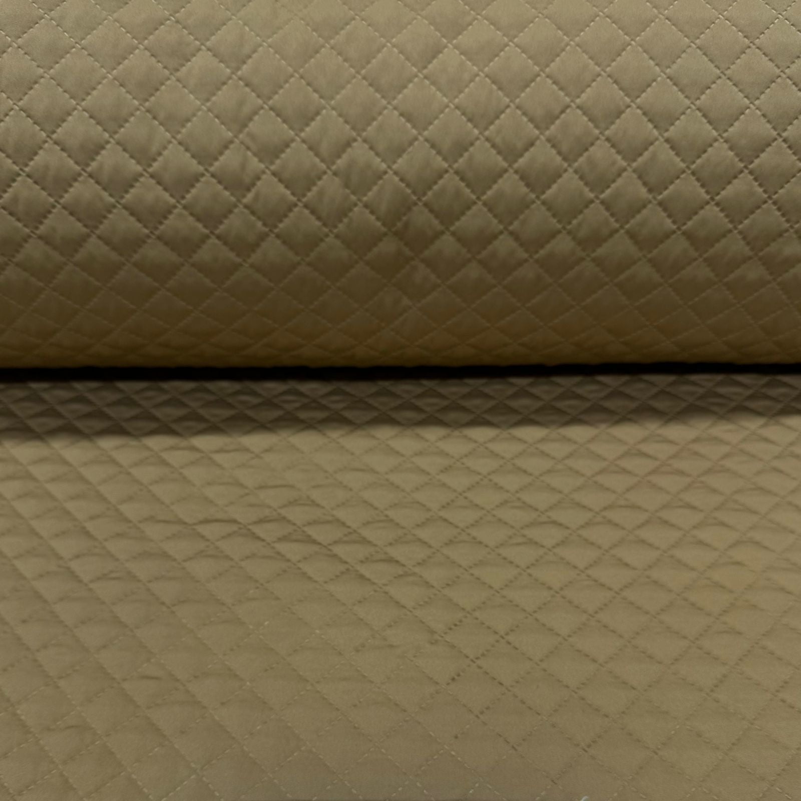 Matelassê Bege Escuro