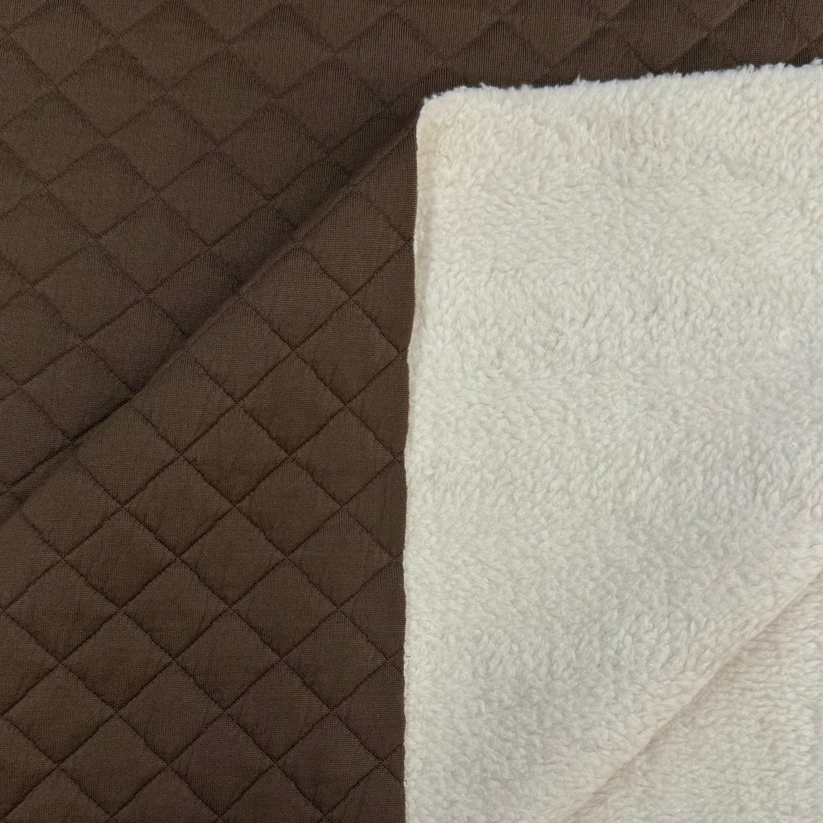 Matelassê Carneirinho Marrom