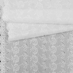 Laise Broderi Branco com Branco
