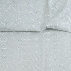 Laise Broderi Branco no Branco Laise Broderi Branco no Branco