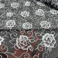 Organza Estampada Preta com Rosas Brancas