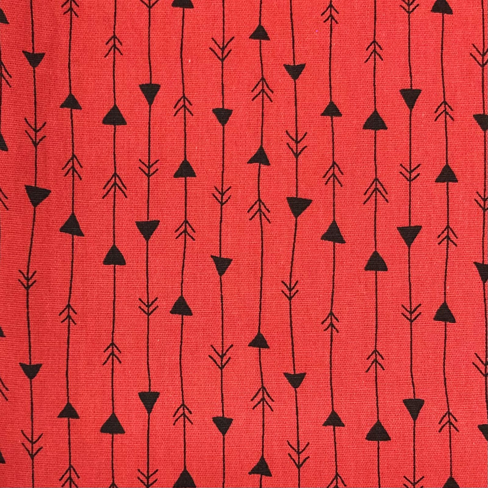 Tricoline Flechas Fundo Vermelho